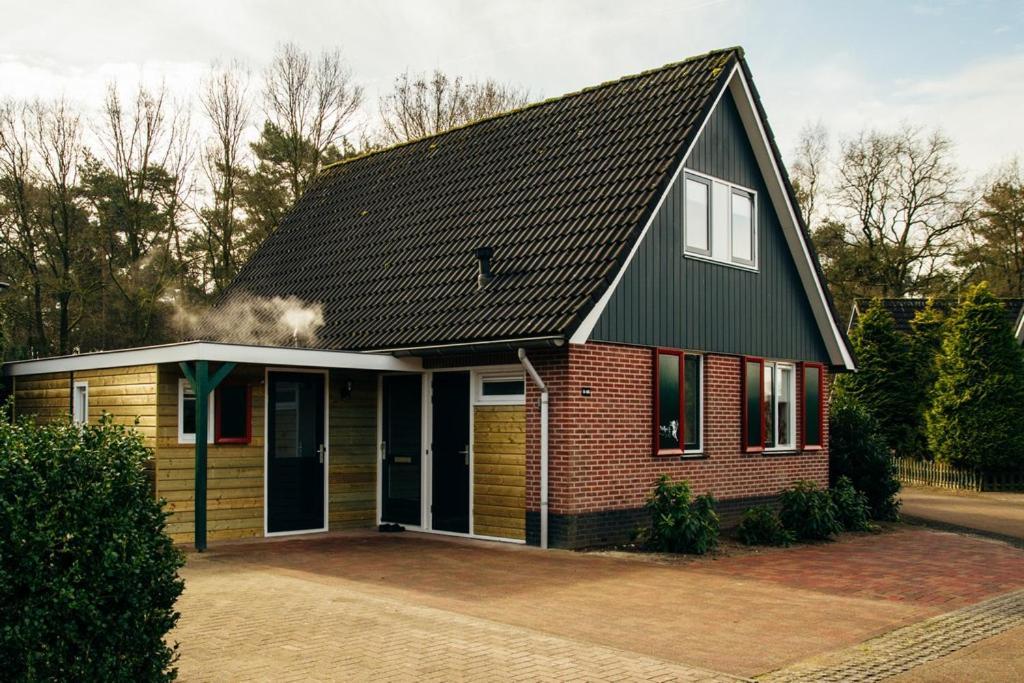 Groepsaccommodatie Kom In De Bedstee Sprookje Winterswijk Buitenkant foto